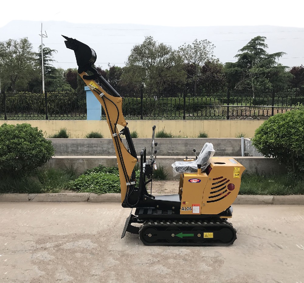 How to clean the water tank of Shandong excavator